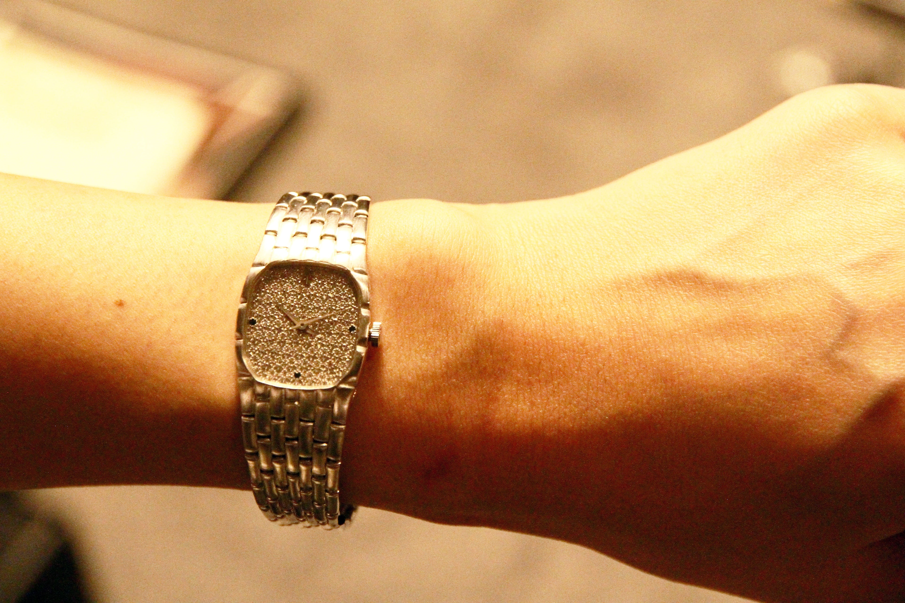 コブラ風 フルダイヤ 手巻き / Diamond sapphire self-winding watch