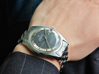 ユニバーサルジュネーブ ポールルーター・デイト Ref.869113/02 / Universal Genève Polerouter Date